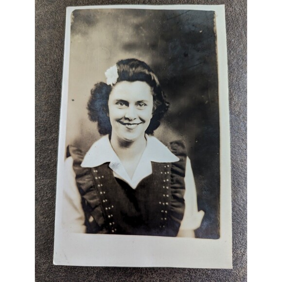 Postcard Beautiful Young Woman Scary Smile Photograph Vintage Portrait Flower - Picture 1 of 9